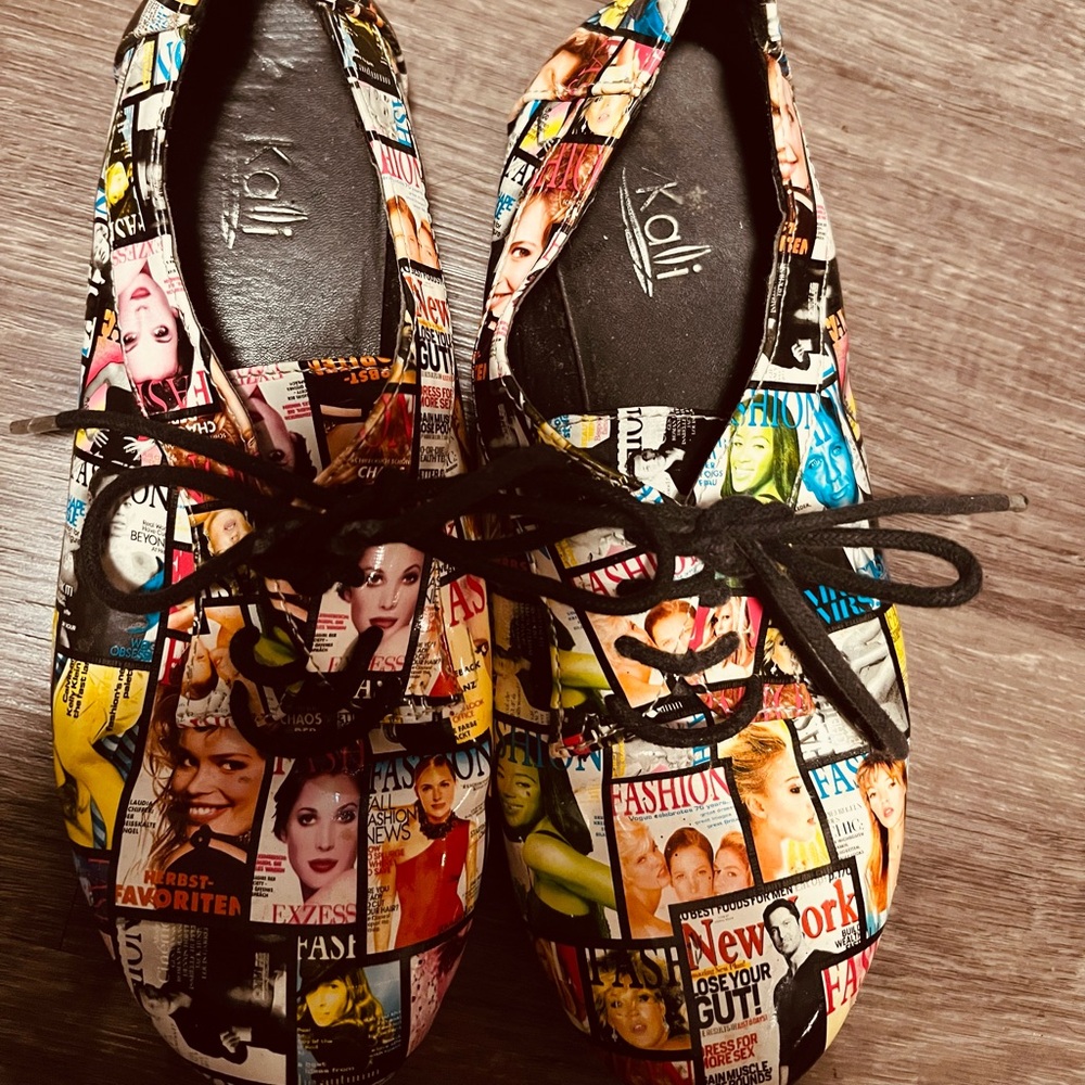 Printed magazine shoes . Old shoes.Good condition. Shoe strings needs replacing.